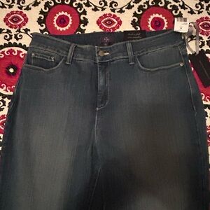 NYDJ original slimming ankle cuffed jeans. NWT  size 16